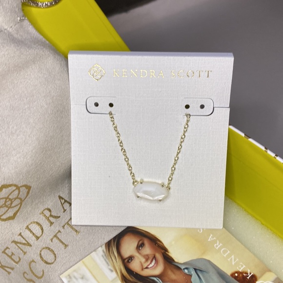 NWT🚀  Gold Necklace full set - Picture 2 of 5